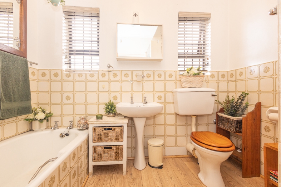 5 Bedroom Property for Sale in Ferndale Western Cape